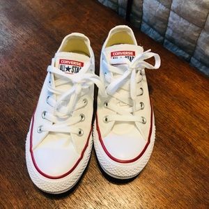 Converse White Chucks